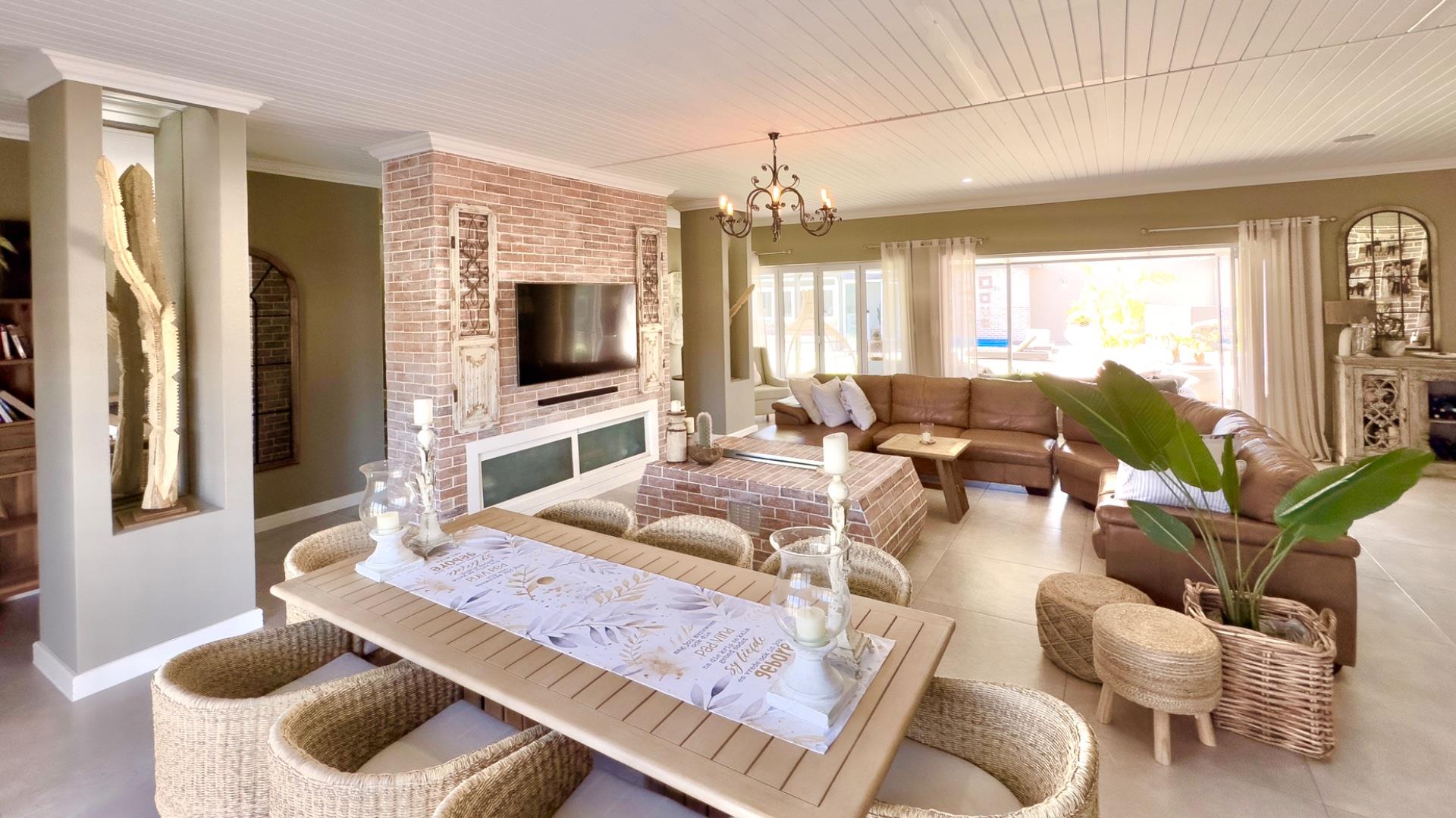 Photo 25 of 6 Bedroom House for Sale in Num Num Cape Estate