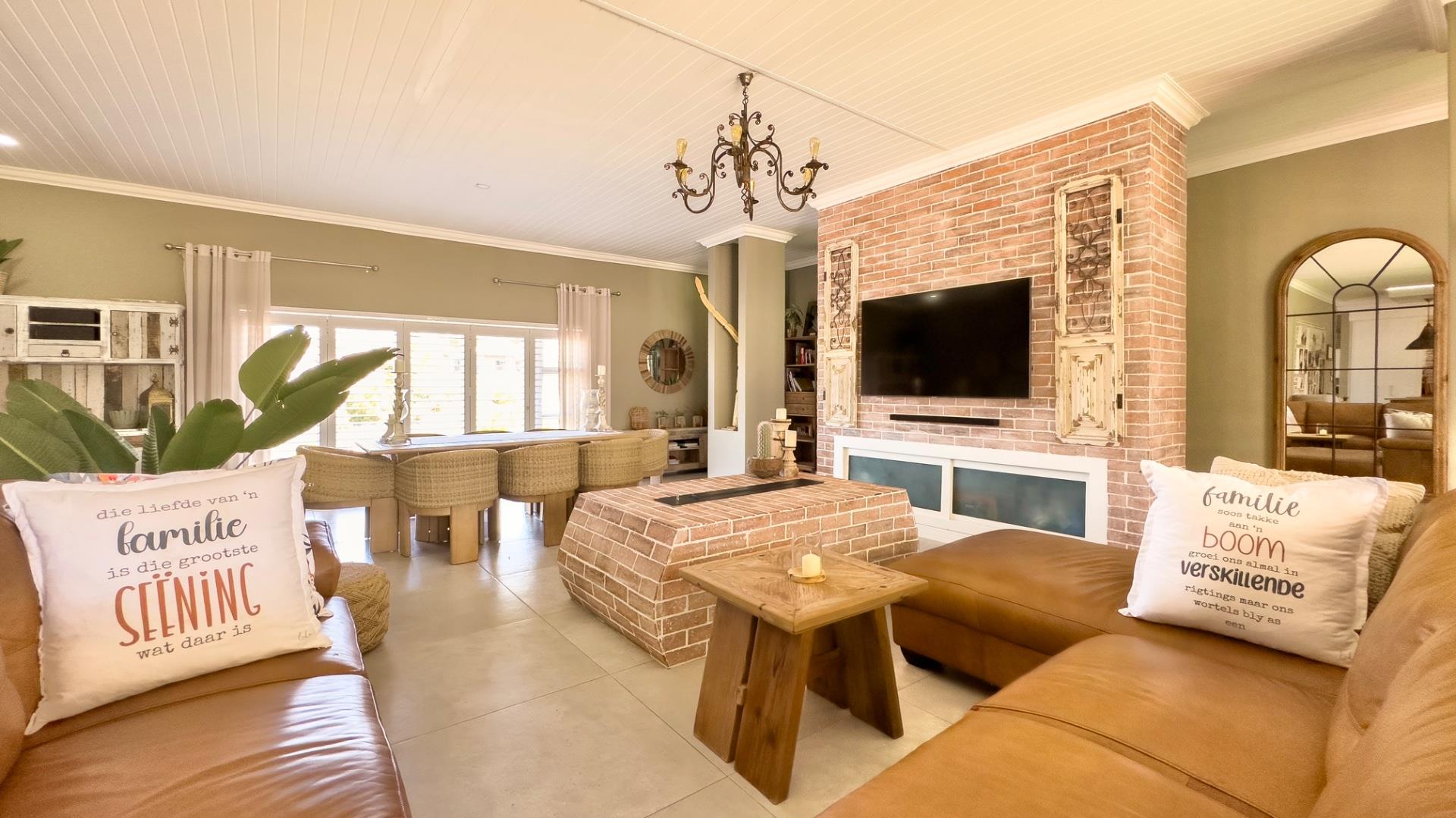 Photo 24 of 6 Bedroom House for Sale in Num Num Cape Estate
