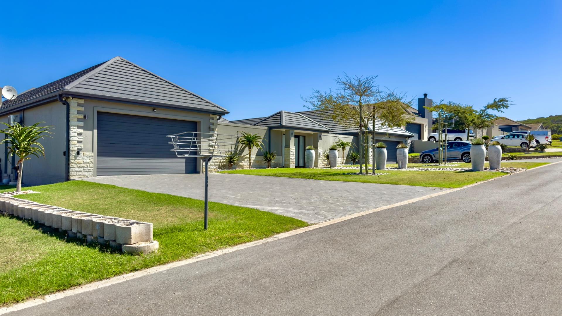 Photo 4 of 6 Bedroom House for Sale in Num Num Cape Estate