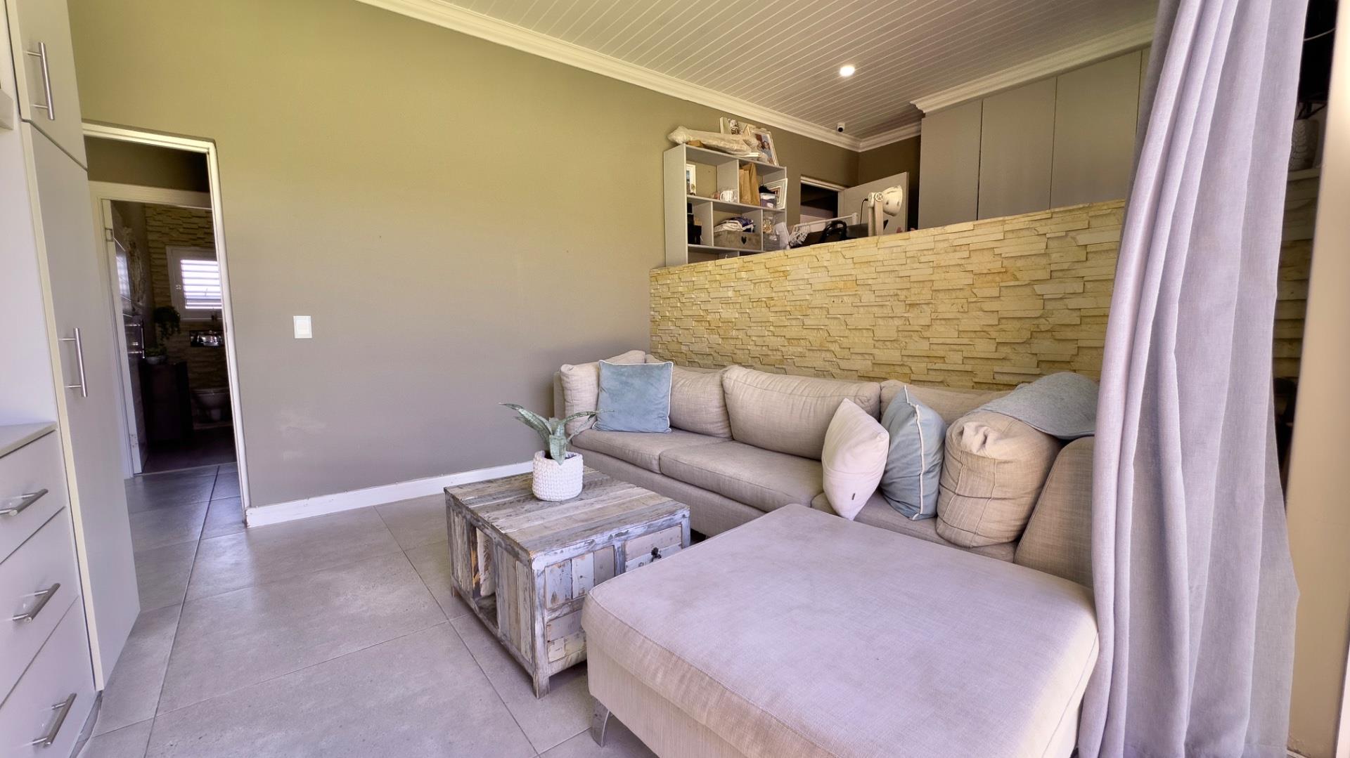 Photo 31 of 6 Bedroom House for Sale in Num Num Cape Estate
