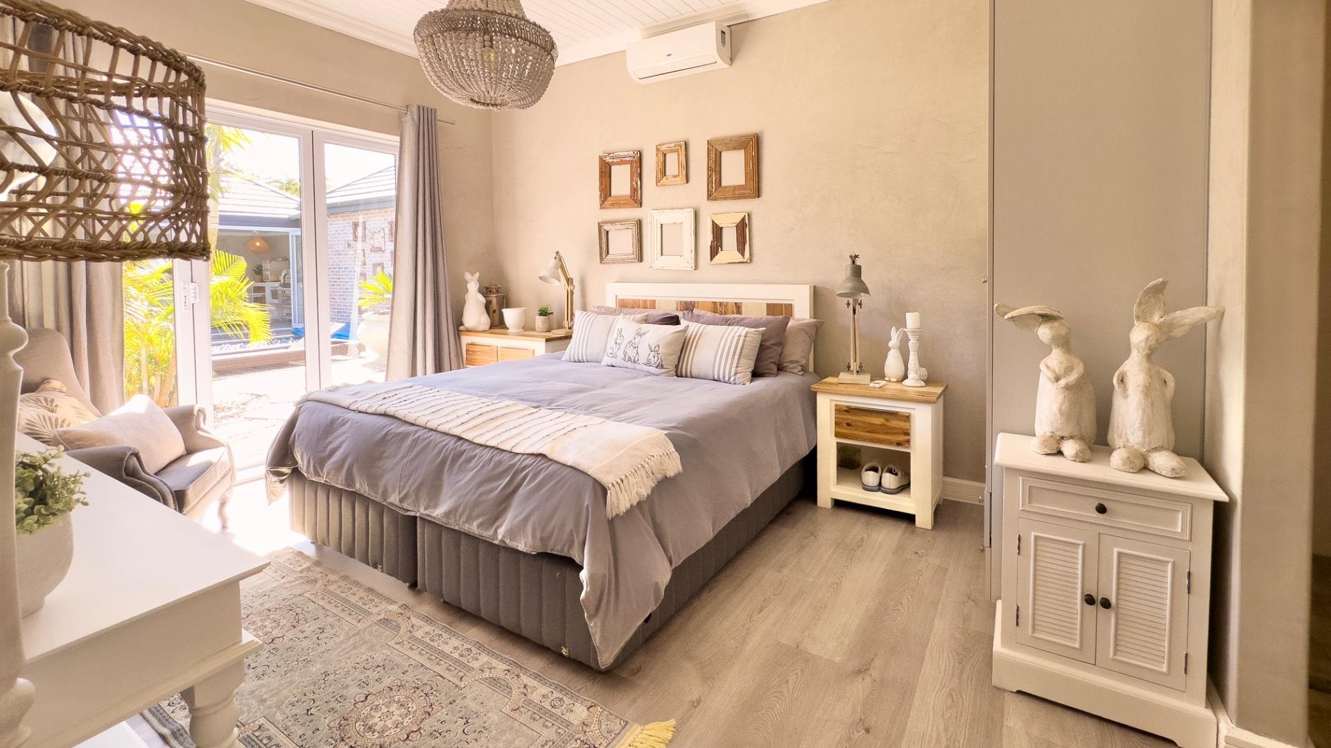 Photo 26 of 6 Bedroom House for Sale in Num Num Cape Estate