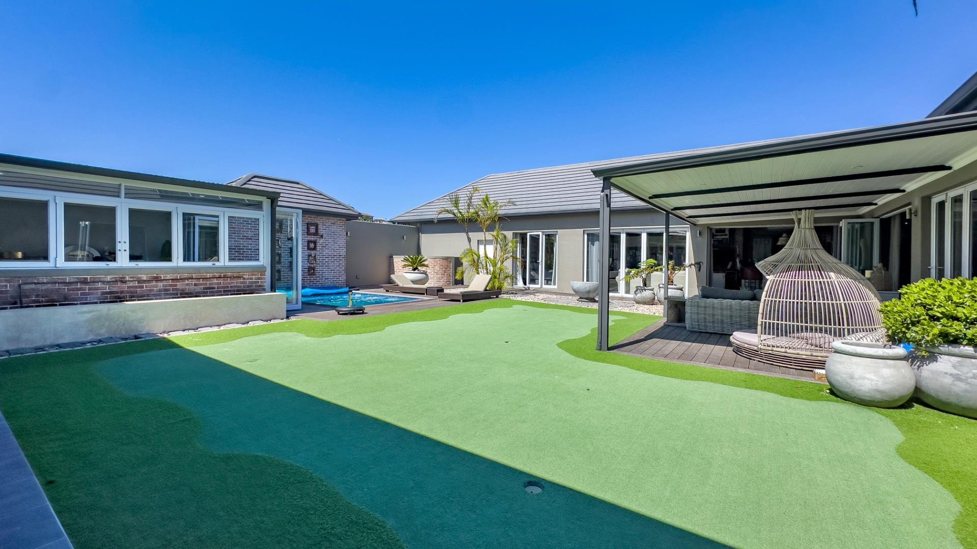 Photo 7 of 6 Bedroom House for Sale in Num Num Cape Estate